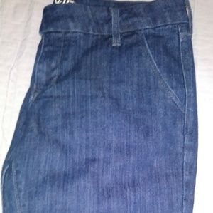 EUC- Old Navy " DIVA' capri's-12